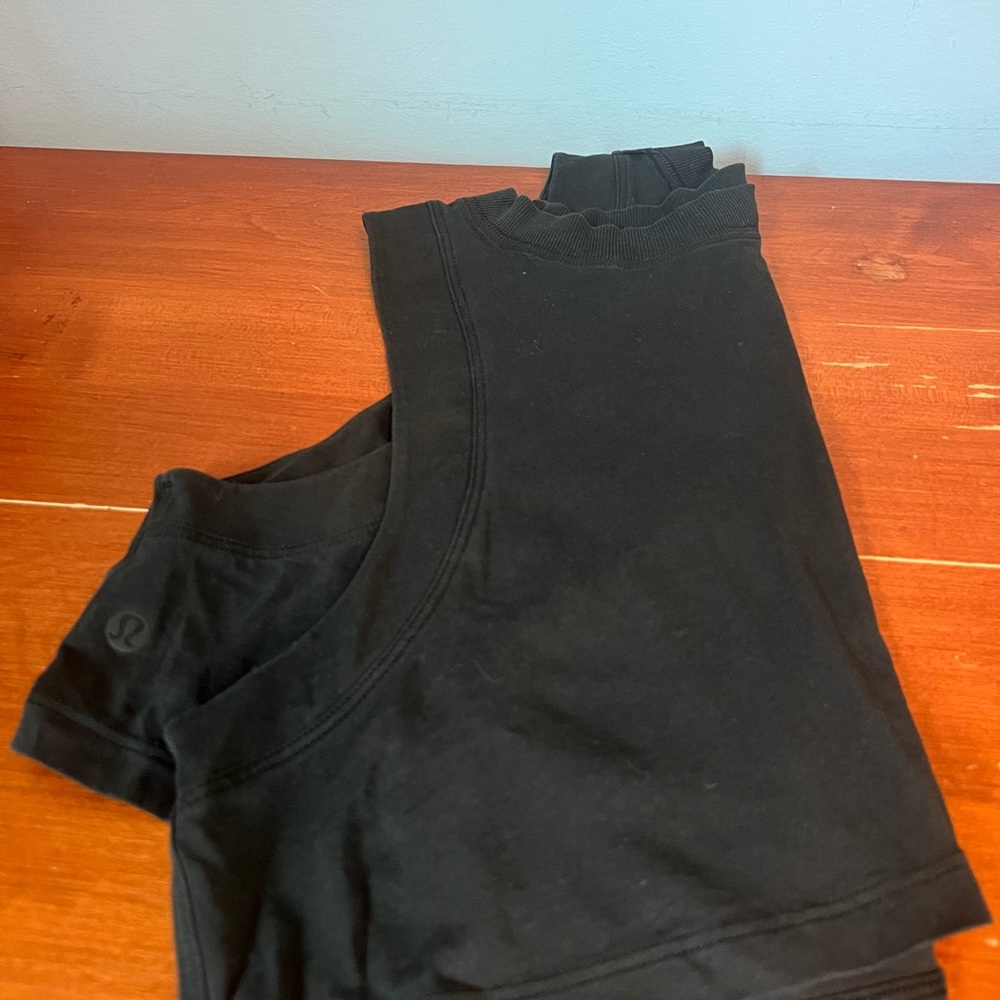 lululemon athletica Black Crop Top